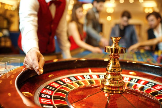 Roulette wheel spinning at vivatogel live studio with professional dealer